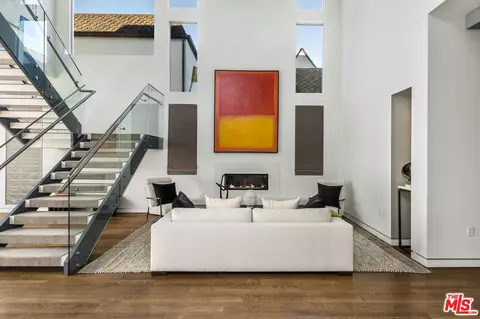 455 N Kilkea Dr, Los Angeles, CA 90048