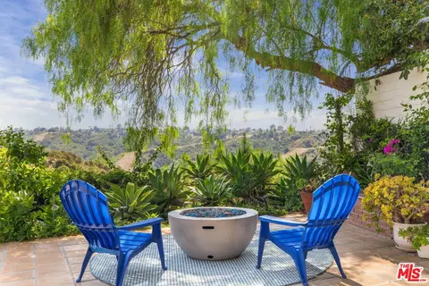 2829 Bottlebrush Dr, Los Angeles, CA 90077