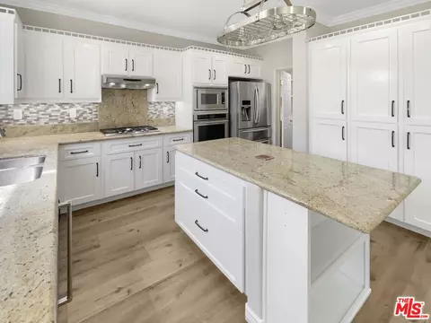 Kitchen - 812 Gitano Dr, Oxnard, CA 93030 photo 1 of 1