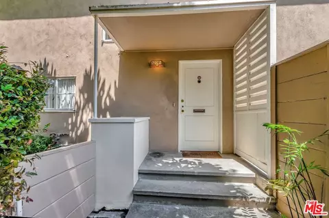 5228 Village Grn, Los Angeles, CA 90016