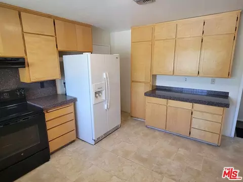 6383 Murrieta Ave, Yucca Valley, CA 92284 photo 8