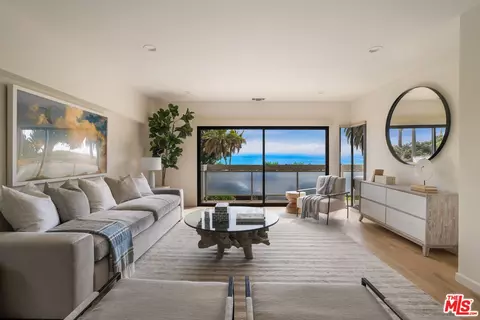 801 Ocean Ave #101, Santa Monica, CA 90403