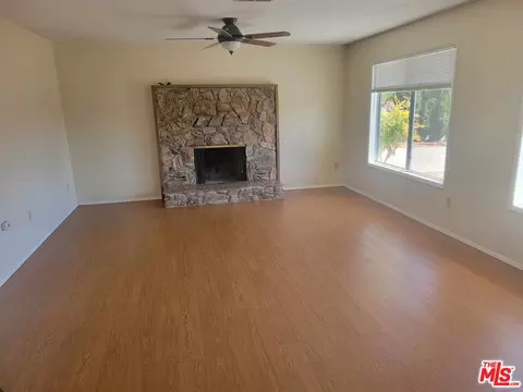 Living - 7618 Whitney Ave, Yucca Valley, CA 92284 photo 1 of 2