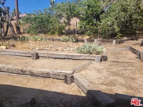 Exterior - 7618 Whitney Ave, Yucca Valley, CA 92284 photo 3 of 5