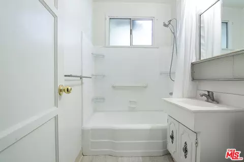 6943 Zelzah Ave, Reseda, CA 91335 photo 21