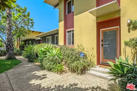 2325 Kansas Ave #13, Santa Monica, CA 90404