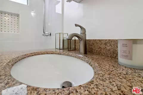 Bath - 17503 Prondall Ct, Carson, CA 90746 photo 6 of 6