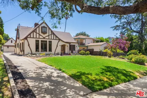 964 N Holliston Ave, Pasadena, CA 91104