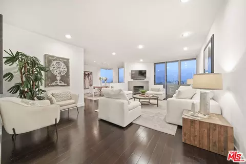 10739 Ashton Ave #303, Los Angeles, CA 90024