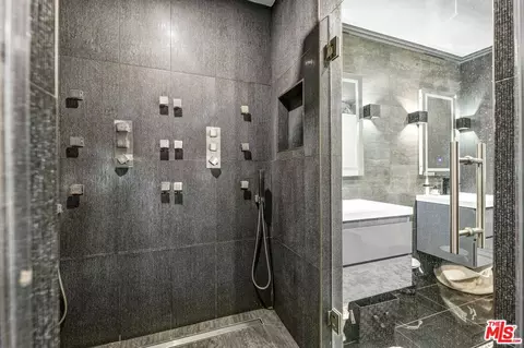 Bath - 9322 Shadowood Dr #C, Montclair, CA 91763 photo 3 of 4
