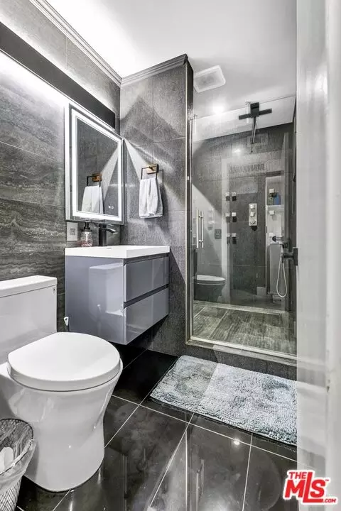 Bath - 9322 Shadowood Dr #C, Montclair, CA 91763 photo 2 of 4