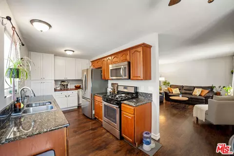 Kitchen - 1749 Sequoia Ave, Simi Valley, CA 93063 photo 5 of 5