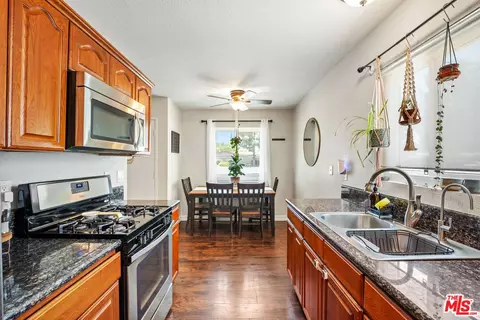 Kitchen - 1749 Sequoia Ave, Simi Valley, CA 93063 photo 2 of 5
