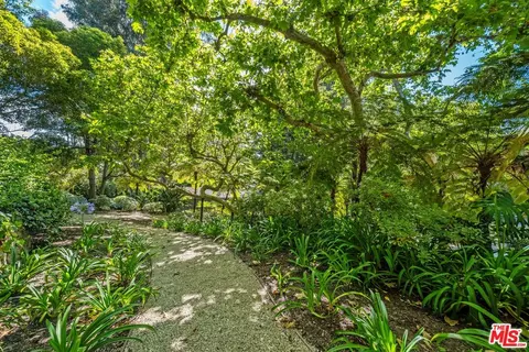 6334 Bonsall Dr, Malibu, CA 90265