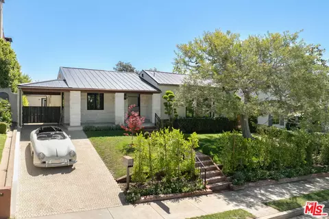 216 Tavistock Ave, Los Angeles, CA 90049