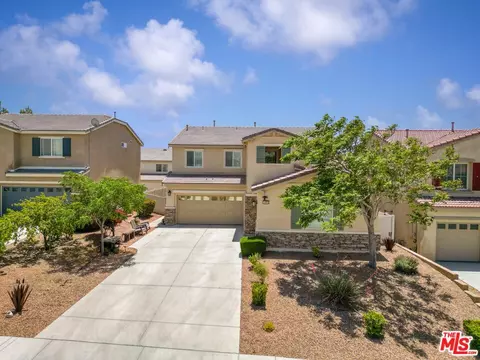 15853 Apache Plume Ln, Victorville, CA 92394 photo 2