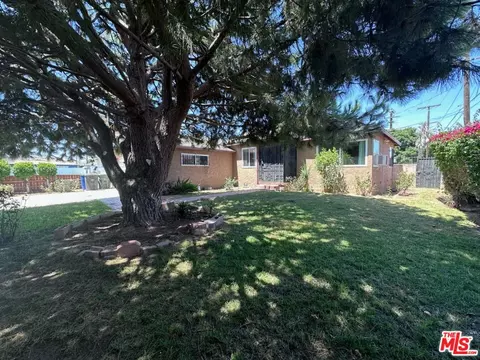 741 E Charron Pl, Compton, CA 90220