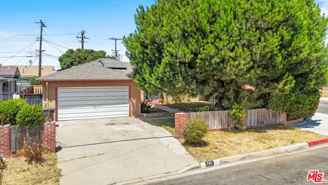741 E Charron Pl, Compton, CA 90220 photo 4