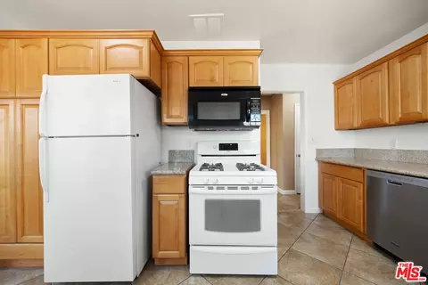 741 E Charron Pl, Compton, CA 90220 photo 13