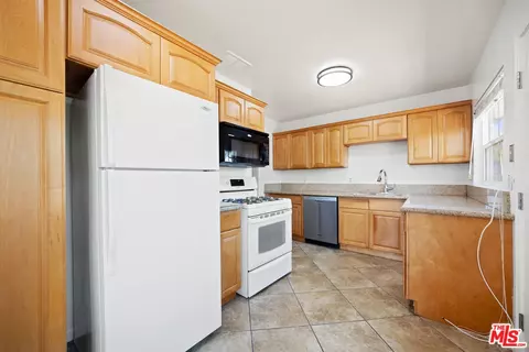 741 E Charron Pl, Compton, CA 90220 photo 12