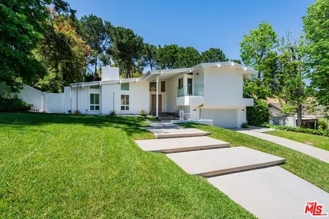 19763 Greenbriar Dr, Tarzana, CA 91356