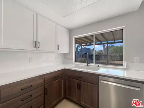 1017 E Kildare St, Lancaster, CA 93535 photo 15