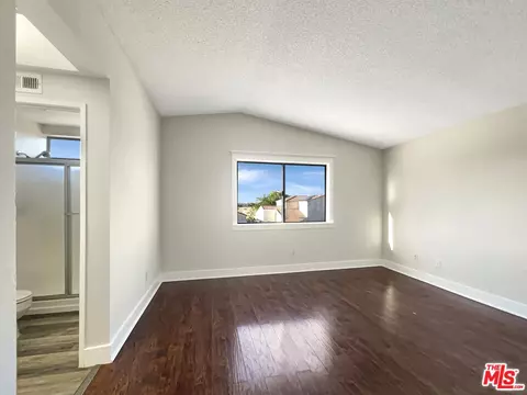 1017 E Kildare St, Lancaster, CA 93535 photo 3