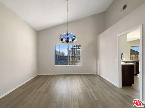 1017 E Kildare St, Lancaster, CA 93535 photo 9