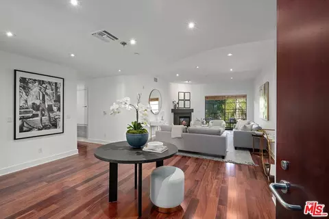 8788 Shoreham Dr #33, West Hollywood, CA 90069