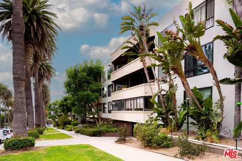1745 Camino Palmero St #329, Los Angeles, CA 90046