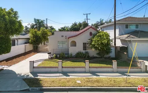 12045 Rives Ave, Downey, CA 90242