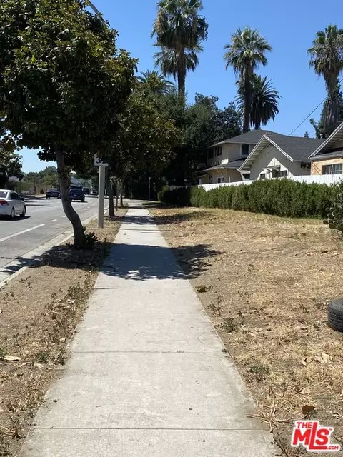 384 N Euclid, Pasadena, CA 91101