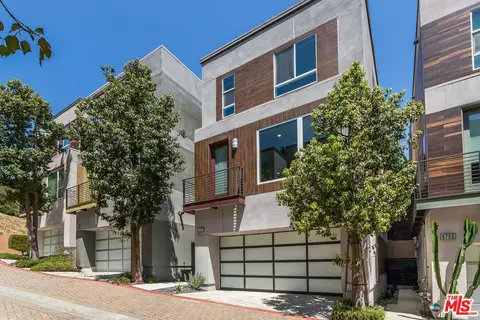6757 W Gill Way, Los Angeles, CA 90068