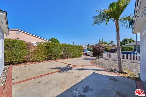 Exterior - 9055 Varna Ave, Arleta, CA 91331 photo 3 of 12