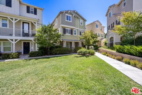 9119 Foster Ln, Chatsworth, CA 91311