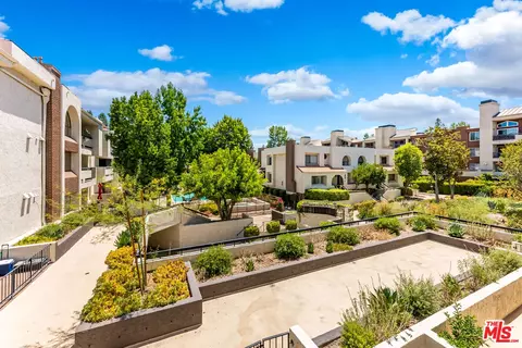 21650 Burbank Blvd #319, Woodland Hills, CA 91367