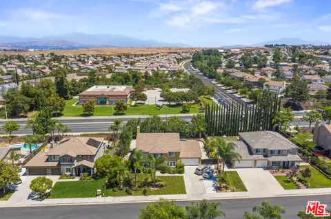 View/Area - 8256 Daisy Ln, Riverside, CA 92508 photo 2 of 3