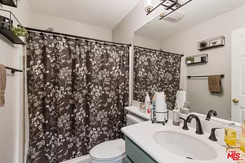Bath - 8256 Daisy Ln, Riverside, CA 92508 photo 4 of 4