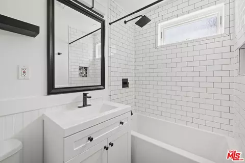 Bath - 8485 Rincon Ave, Sun Valley, CA 91352 photo 1 of 1