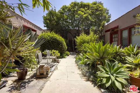 Exterior - 924 Marco Pl, Venice, CA 90291 photo 6 of 11
