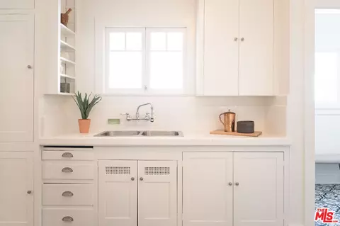 Kitchen - 675 Belvidere St, Pasadena, CA 91104 photo 1 of 1
