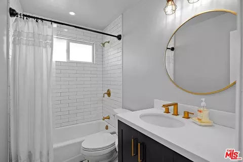 Bath - 8211 E Tula St, Long Beach, CA 90808 photo 2 of 2