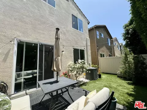 Exterior - 7611 N Courage Way, Van Nuys, CA 91405 photo 6 of 7