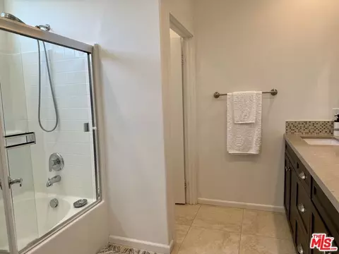 Bath - 7611 N Courage Way, Van Nuys, CA 91405 photo 2 of 3