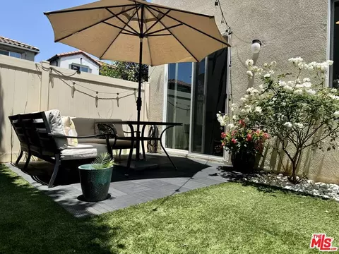 Exterior - 7611 N Courage Way, Van Nuys, CA 91405 photo 4 of 7