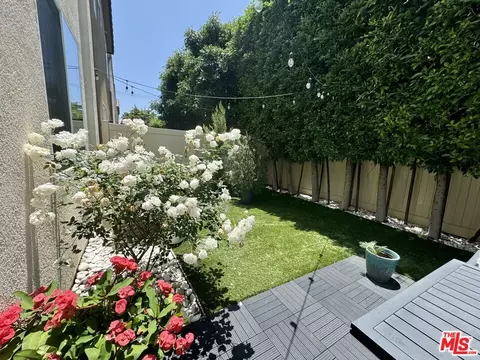 Exterior - 7611 N Courage Way, Van Nuys, CA 91405 photo 2 of 7