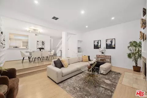 10933 Wellworth Ave #16, Los Angeles, CA 90024