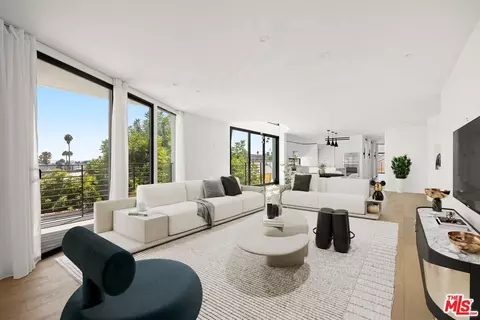 1533 N Vista St #301, Los Angeles, CA 90046