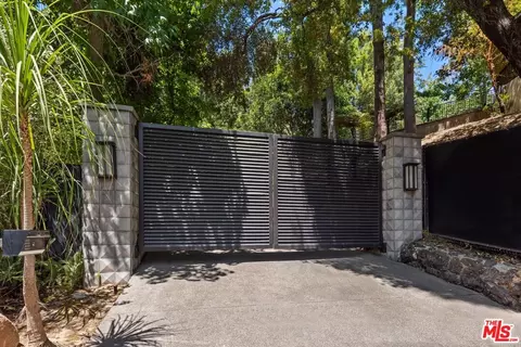 2630 Harlesden Ct, Los Angeles, CA 90046