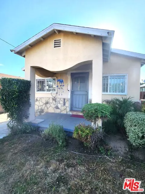 11705 Freeman Ave, Hawthorne, CA 90250